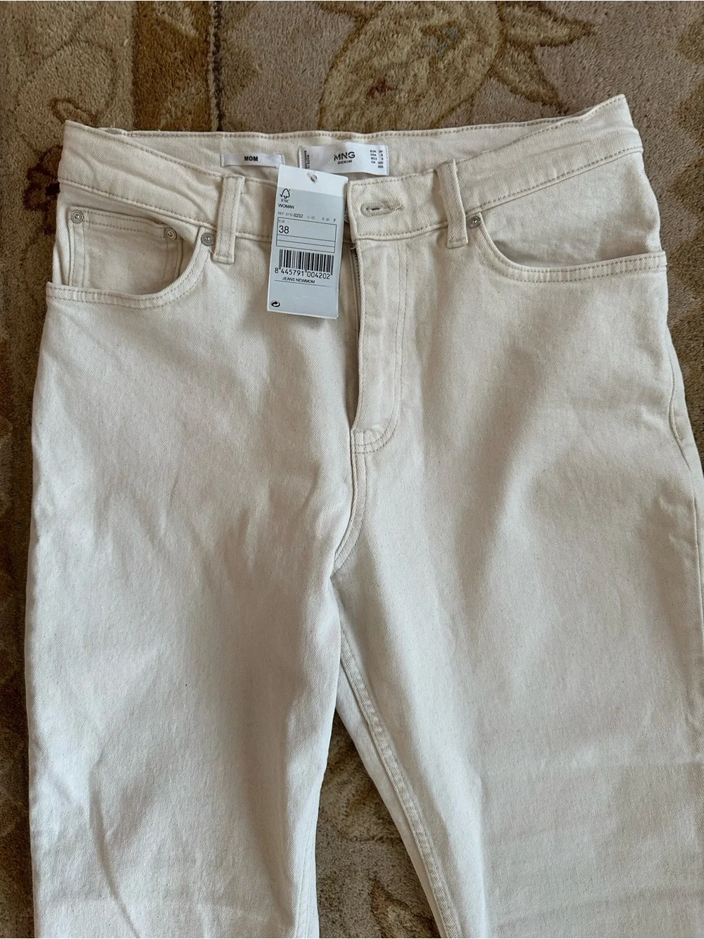 🌸 MNG New White Mom Jeans – Waist 30 / Inseam 27.5 US 4